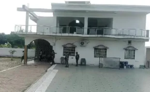 निरसा एनकाउंटर के बाद जांच तेज, फार्महाउस से कारतूस और हथियार बरामद; फरार आरोपियों की तलाश में कई राज्यों में छापेमारी