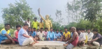 बिरसा जयंती व झारखंड स्थापना दिवस पर फुटबॉल प्रतियोगिता
