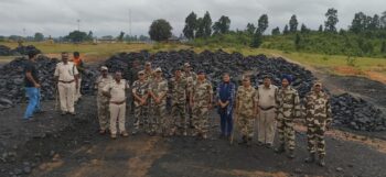 सीआईएसएफ ने फुलबासिया साइडिंग के समीप दो सौ टन अवैध कोयला जब्त, तस्करों में हड़कंप
