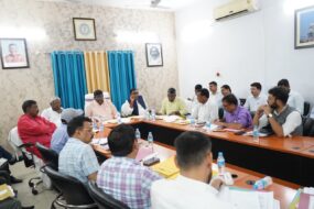 प्राक्कलन समिति ने विकास योजनाओं की समीक्षा की