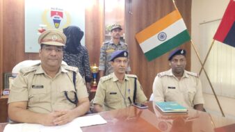 20.98 ग्राम ब्राउन शुगर के साथ एक तस्कर गिरफ्तार, बाइक, नकद व अन्य सामान जब्त