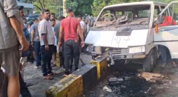 स्कूल वैन हादसे में 17 बच्चे घायल, टेल्को स्टेडियम रोड पर डिवाइडर से टकराई टाटा विंगर