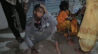 चार बच्चों समेत सात महिलाएं जख्मी, दो की हालत गंभीर, बोलेरो जब्त, अस्पताल पहुंचकर जेएमएम नेता ने जाना हाल