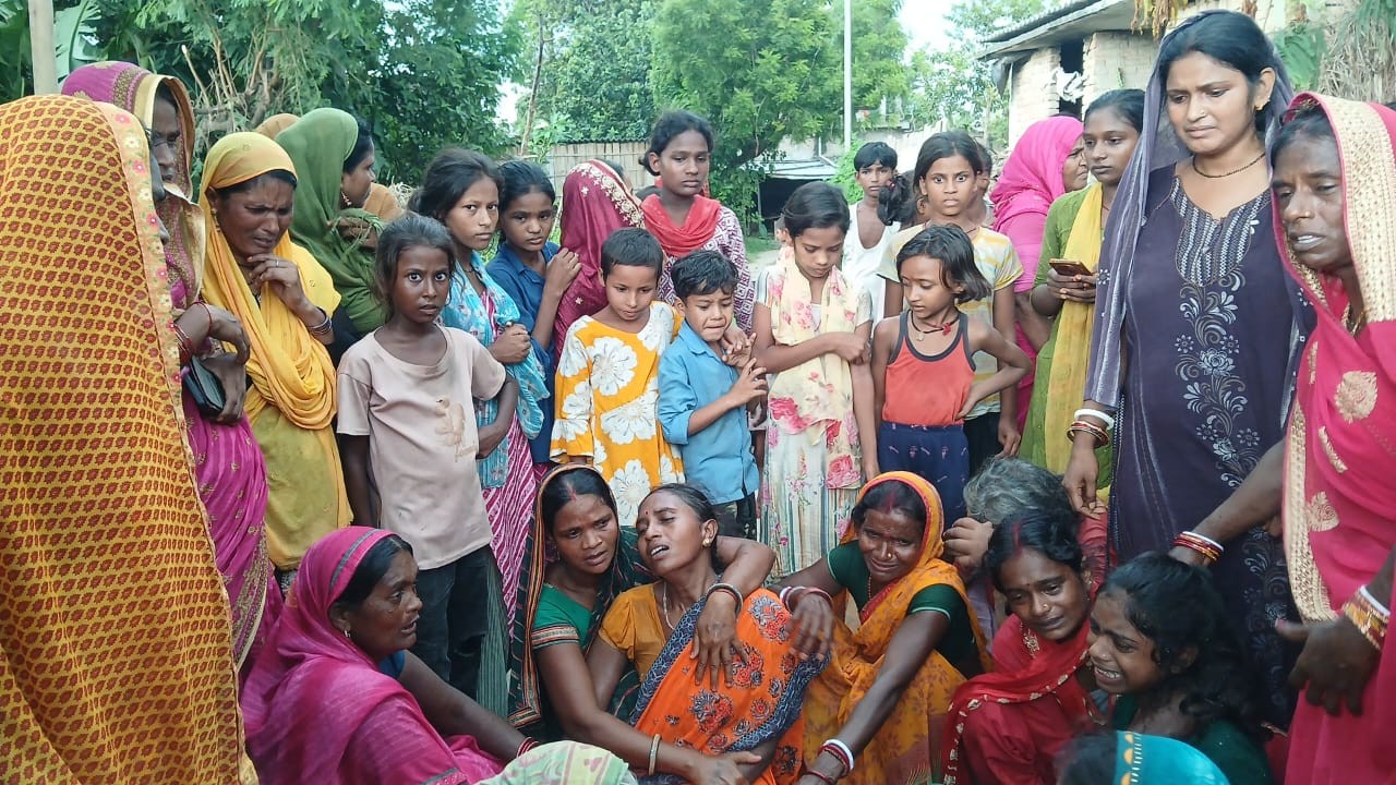 नागापोखर में नाव पलटने