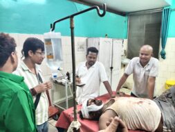 देसी कट्टा व खोखा के साथ गिरफ्तार