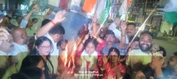 बिष्टुपुर में कांग्रेस ने पीएम मोदी का पुतला दहन कर जताया विरोध