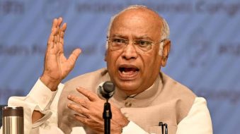 अंकिता के माता-पिता को हिरासत में लेना मोदी सरकार की कायरता और संवेदनहीनता की पराकाष्ठा : खरगे
