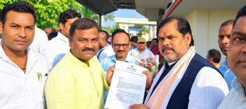 प्रारंभिक शिक्षक संघ ने 11 सूत्री मांगों को लेकर शिक्षा मंत्री को ज्ञापन सौंपा। प्रारंभिक शिक्षक संघ