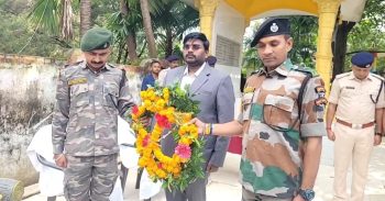शहीदों के बलिदान को चतरा का सलाम, विनय भारती पार्क से गूंजा वीर सपूतों की शहादत का संदेश