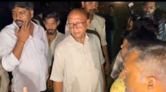 गांधी घाट पर बड़ा हादसा: नदी में डूबीं दो सगी बहनें, तलाश में जुटा प्रशासन