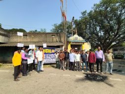 नरवा पहाड़ में विस्थापितों का आंदोलन रंग लाया, 21 मांगों पर सहमति