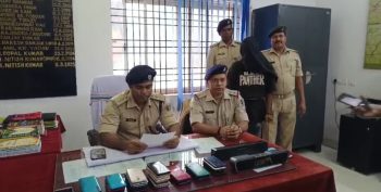 मोबाइल दुकान में चोरी का खुलासा, 19 वर्षीय युवक गिरफ्तार