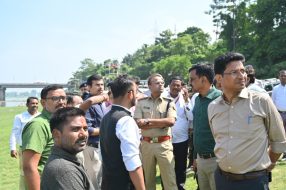 दुर्गा प्रतिमा विसर्जन को लेकर प्रशासन अलर्ट, डीसी और एसएसपी ने घाटों का किया निरीक्षण