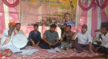 15 सूत्री मांगों को लेकर 66 दिनों से अनिश्चितकालीन धरना जारी, जमुआ अंचल कार्यालय में बैठे आंदोलनकारी