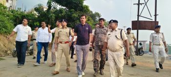 दुर्गा पूजा विसर्जन को लेकर प्रशासन अलर्ट, डीसी और एसएसपी ने घाटों का किया निरीक्षण